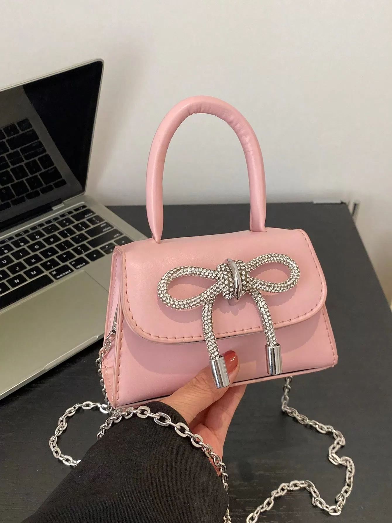 1pc Fashion Butterfly Decorated Mini Crossbody Bag With Flap And Chain Strap