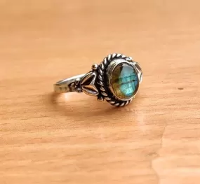 Blue Flash Labradorite 925 Sterling Silver Gemstone Handmade Ring