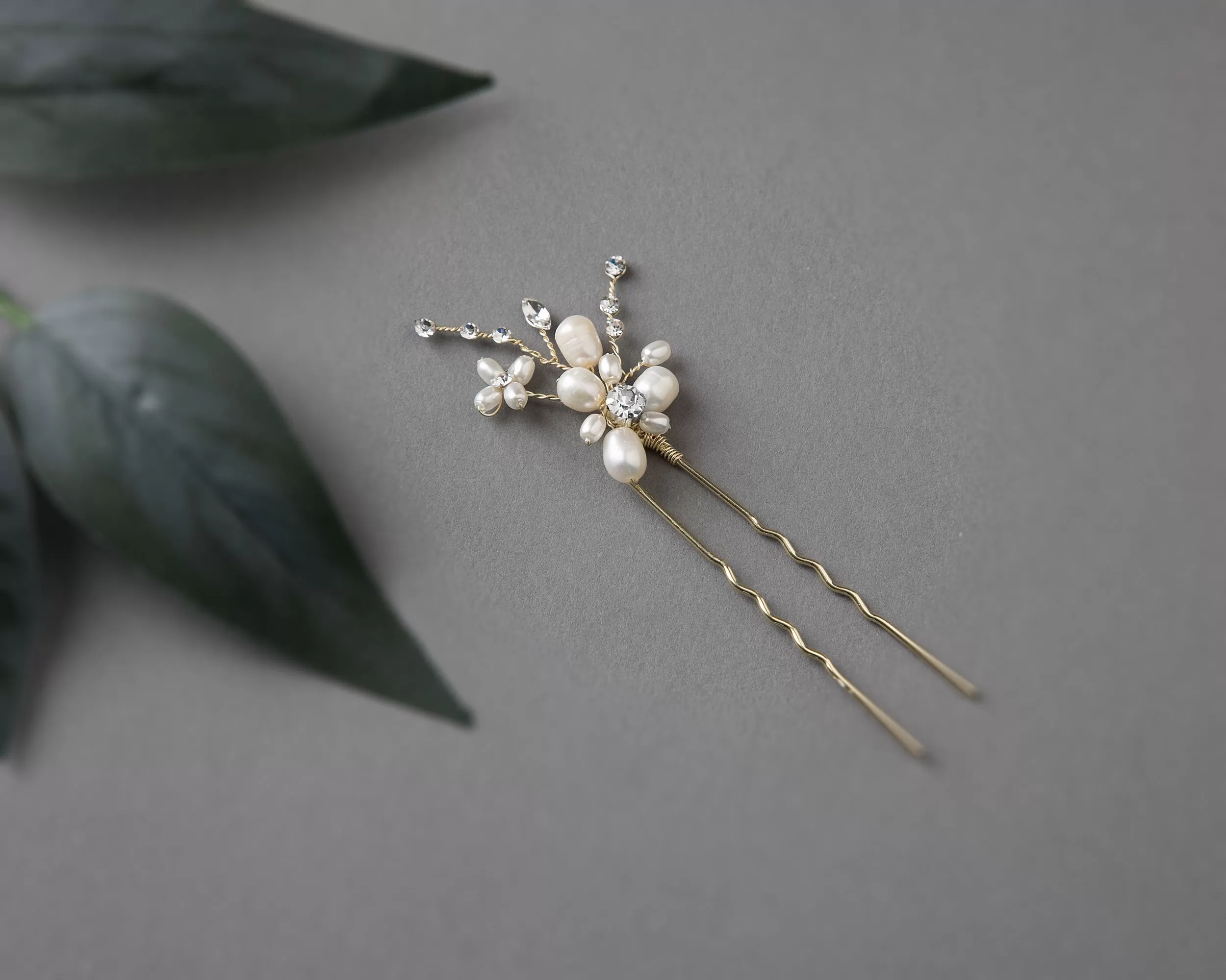 Bridal Hair Pin with an Ivory Pearl Flower