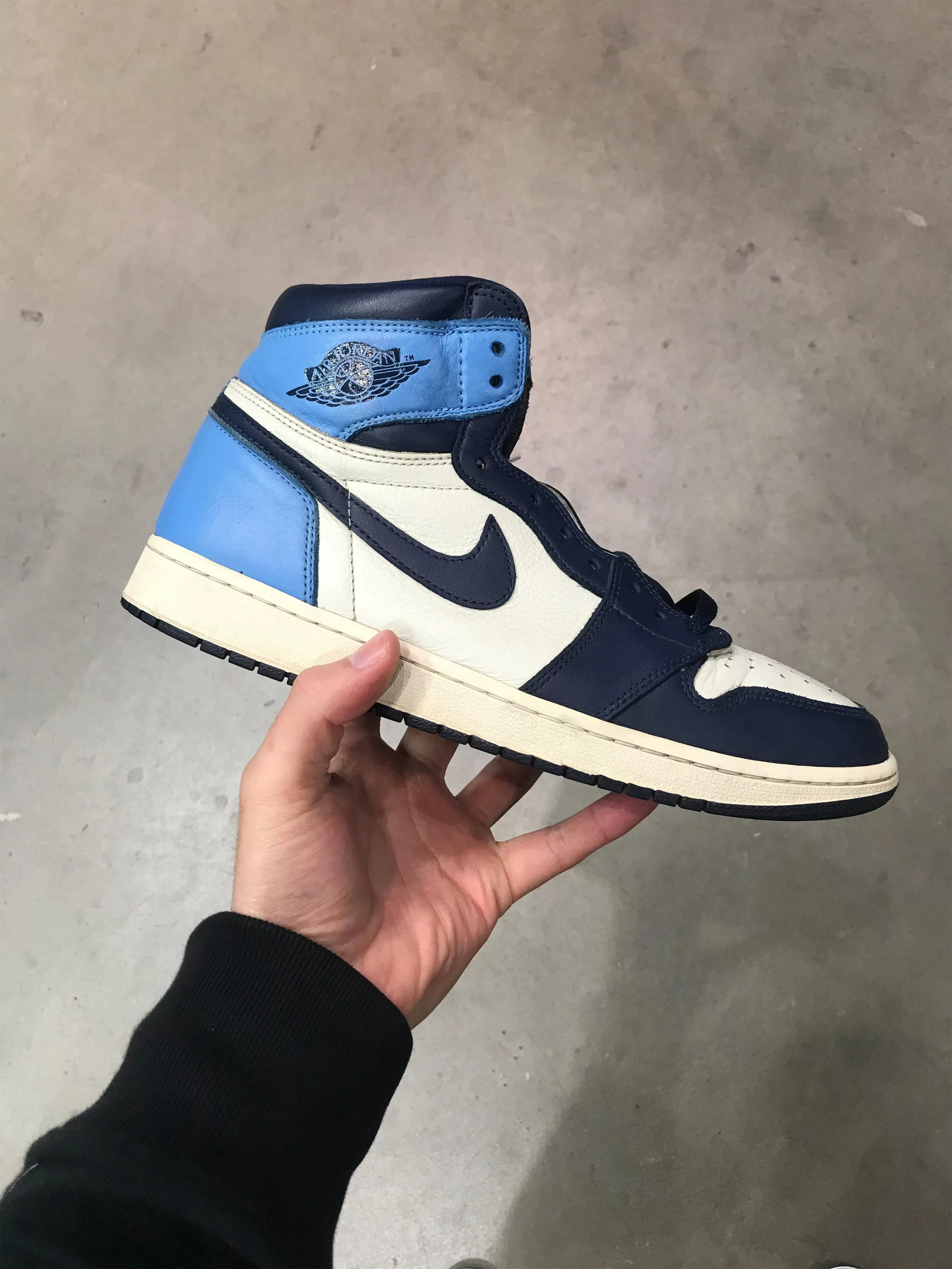 Nike Air Jordan 1 Retro High Obsidian UNC [USED]