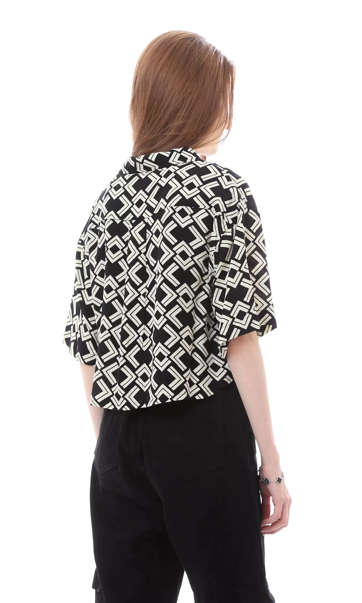 O165292 Diamond Black & White Cropped Shirt Elbow Sleeves