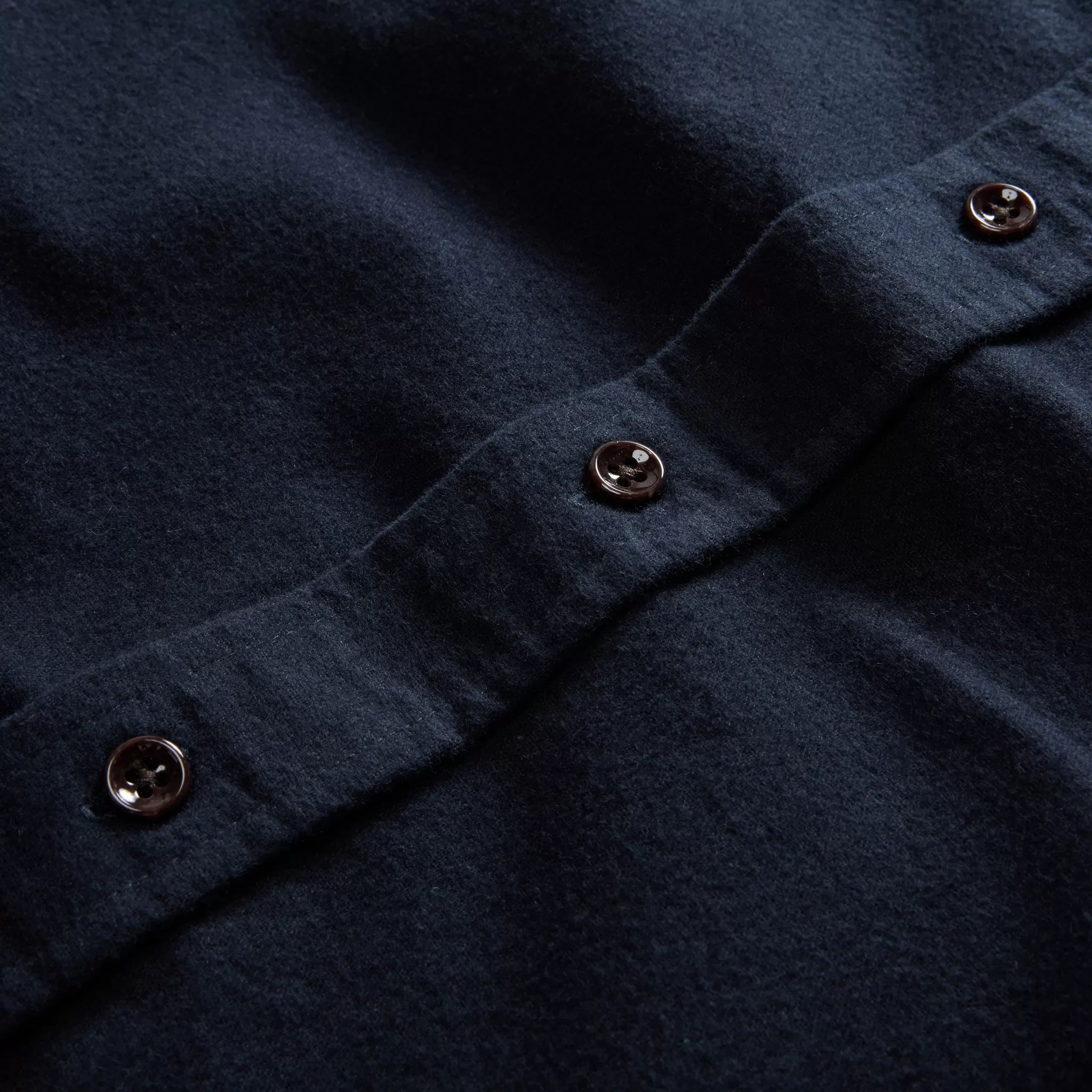 The Yosemite Shirt in Dark Navy