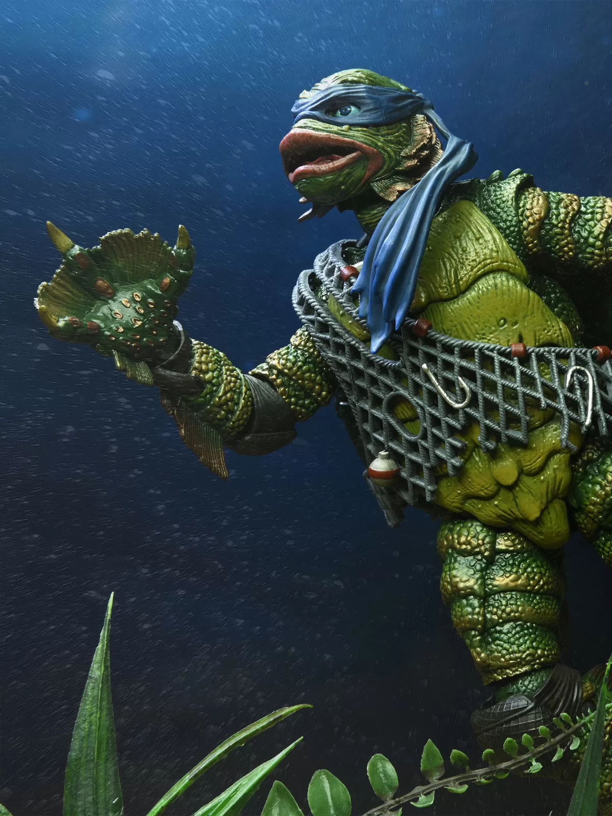 Ultimate Leonardo as the Creature from the Black Lagoon - 7 Action Figurine - Teenage Mutant Ninja Turtles X Universal Monsters - NECA Collectibles