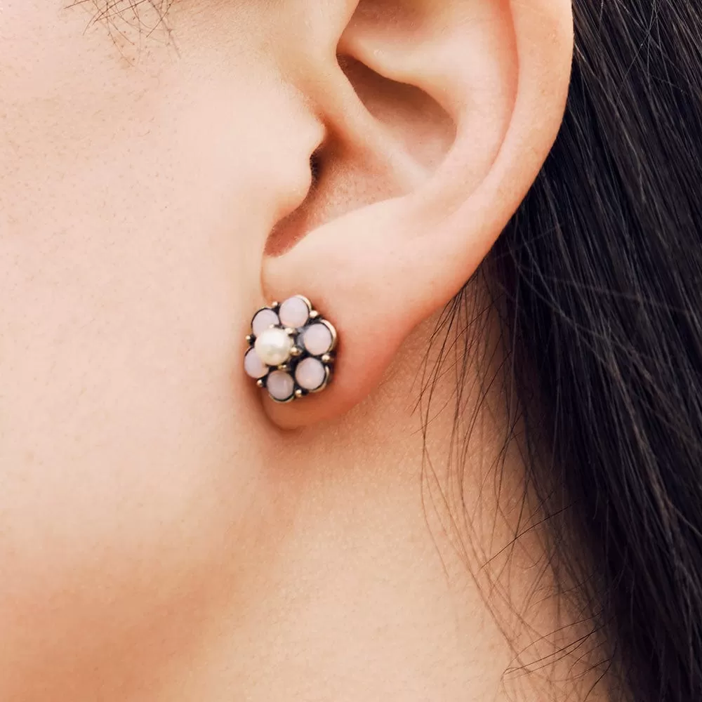 Vintage pearl stud earrings : Tiny vine pink earrings